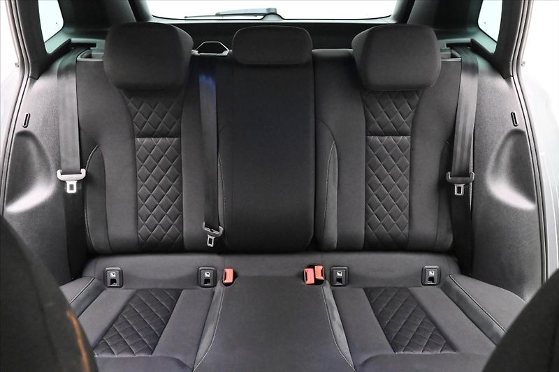 Škoda Kamiq 1,0 TSI 81 kW Sport Business Z - fotka 26 z 29