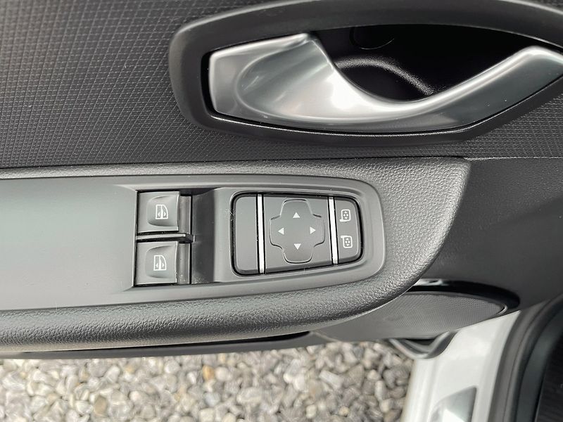 Renault Clio (2020) 0.9 TCe,56kW,Limited,ČR - fotka 25 z 35