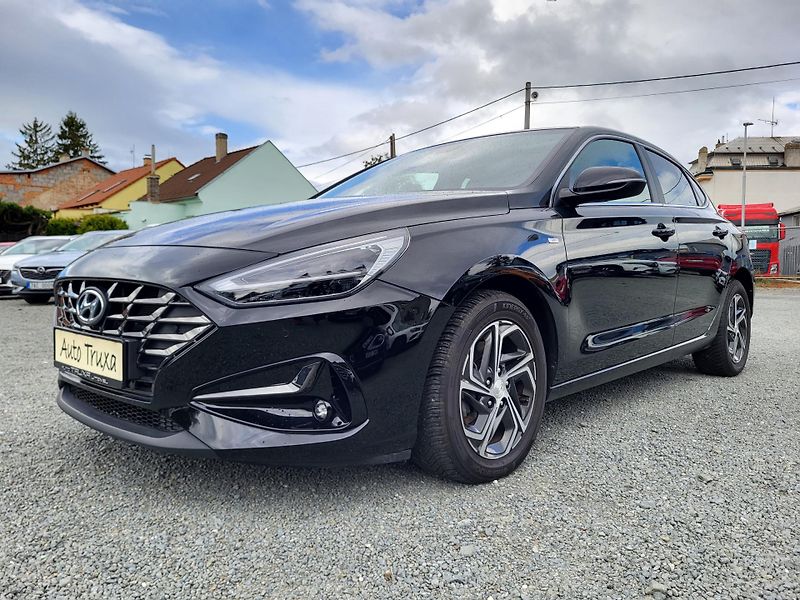 Hyundai i30 FASTBACK 1.5 T-GDI mHEV 118kW - fotka 33 z 47