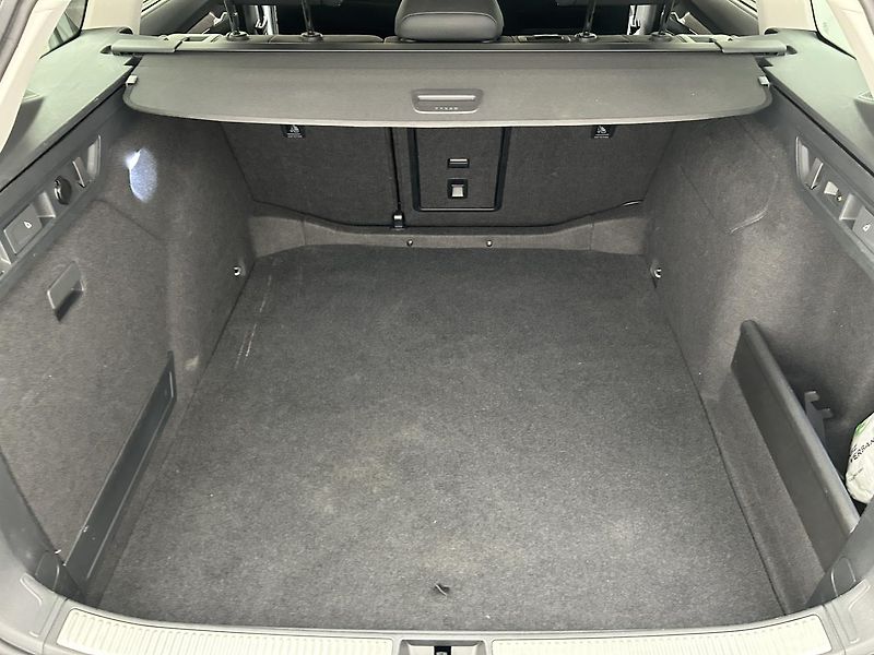 Škoda Superb 2.0 TDI L & K - fotka 28 z 30