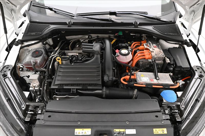 Škoda Octavia 1,4 iV TSI 110kW Style SoH 92% - fotka 9 z 32