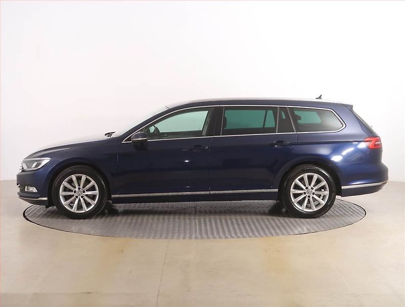 Volkswagen Passat (2019) 2.0 TDI, Kůže, Navi, Tempomat - fotka 3 z 19