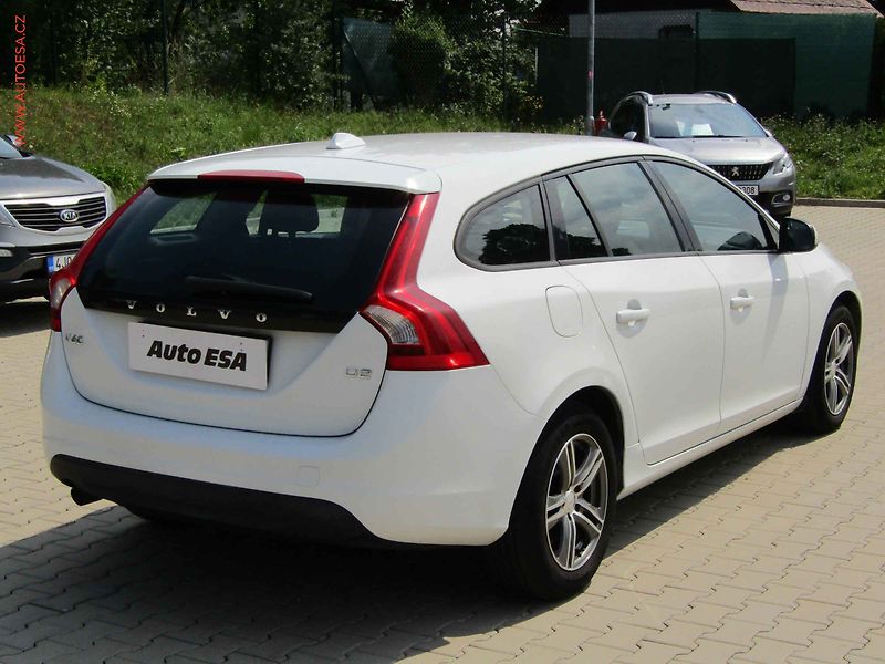 Volvo V60 (2013) 1.6D, AC, STK6/28 - fotka 4 z 19