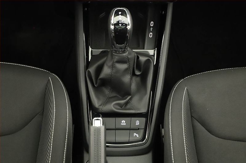 Škoda Kamiq (2025) 1.0 TSI, Monte Carlo - fotka 14 z 20