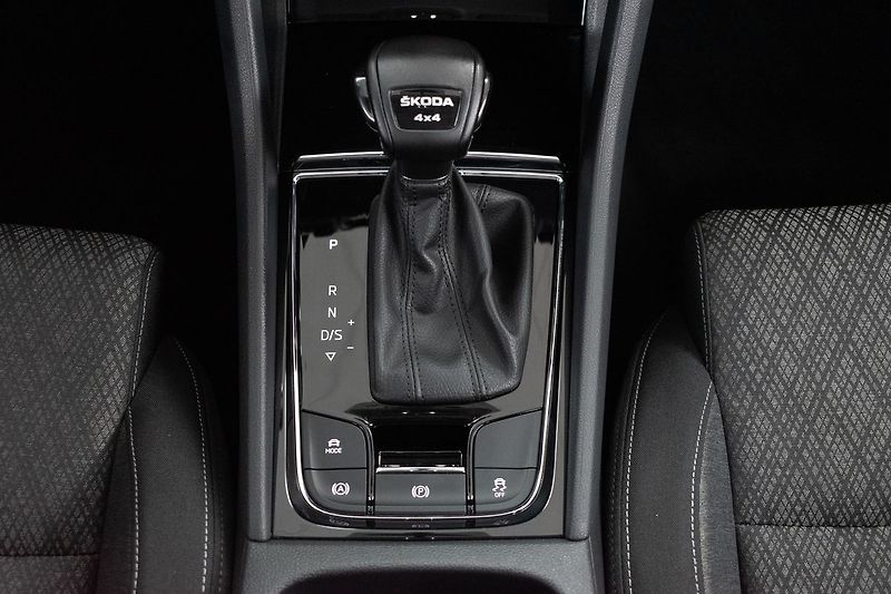 Škoda Karoq 2.0 TDI 4x4*TAŽNÉ*STYLE*ČR 1.M - fotka 21 z 41
