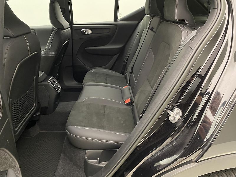 Volvo XC40 PURE ELECTRIC RECHARGE PLUS - fotka 5 z 51