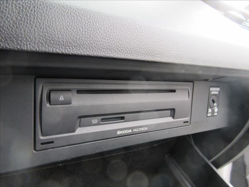 Škoda Octavia 1,6 TDI Elegance Top Stav - fotka 10 z 14