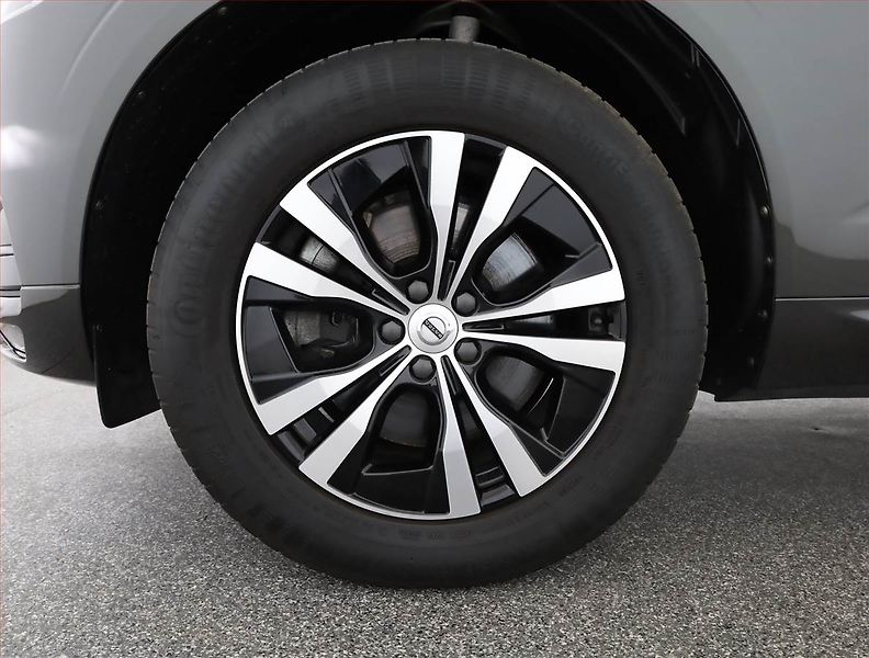 Volvo XC60 (2021) B4 AWD, 4X4,Automat,MHEV,45TKM - fotka 18 z 18