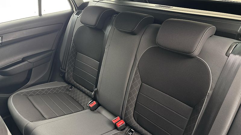 Škoda Fabia 1.0 TSI Ambition Combi - fotka 16 z 22