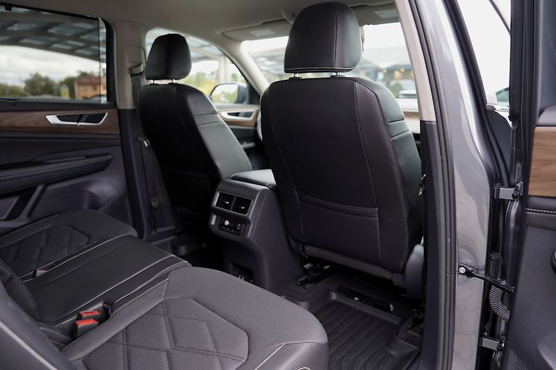 Volkswagen Atlas 2.0 TSI/automat/kůže/7 míst - fotka 29 z 49