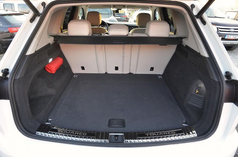 Volkswagen Touareg (2020) 3.0 TDi 200kW 4x4 / ČR / TAŽNÉ - fotka 13 z 44