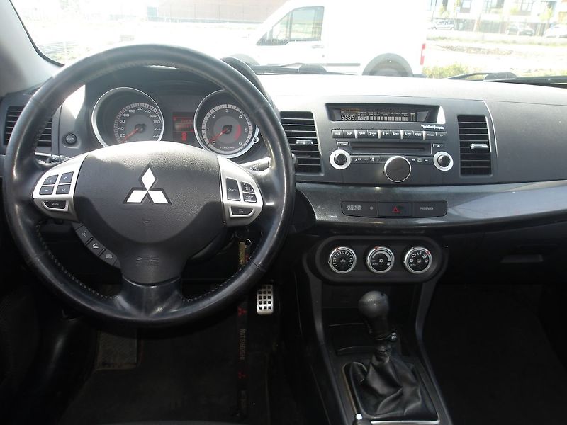 Mitsubishi Lancer 2,0D-iD 103kW ČR! Po rozvodech - fotka 9 z 28