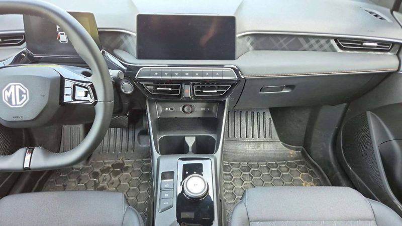 MG MG3 HEV EXCLUSIVE 1.5 AT3 (143kw/1 - fotka 18 z 35
