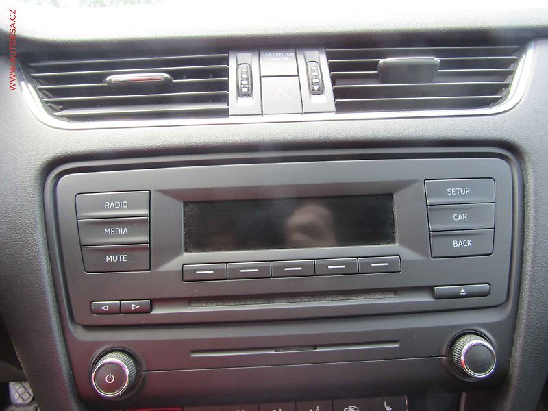 Škoda Octavia (2013) 1.6TDi 4x4, Elegance - fotka 12 z 19