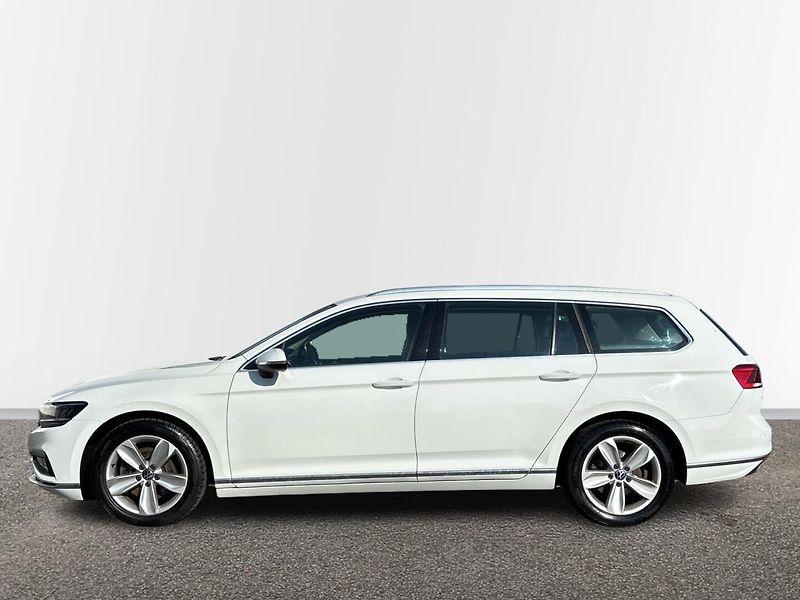 Volkswagen Passat ELEGANCE - fotka 3 z 27