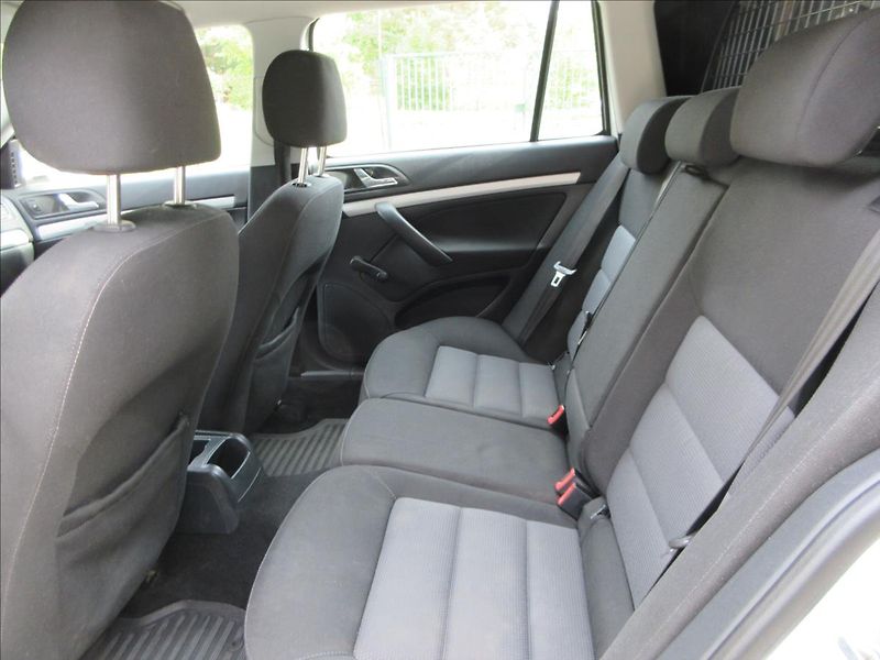 Škoda Octavia 1,6 i, 85Kw, Klima, Tažné. Nov - fotka 16 z 29