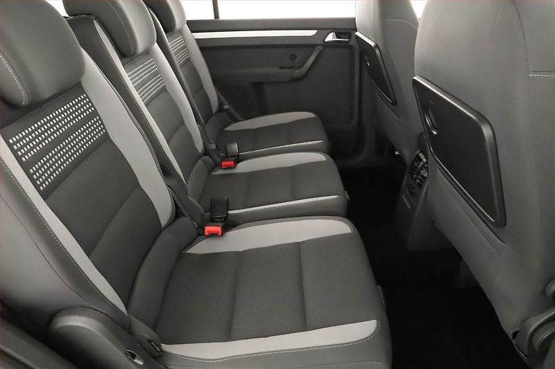 Volkswagen Touran (2014) 1.6 TDI, 7 míst, Navi - fotka 14 z 16