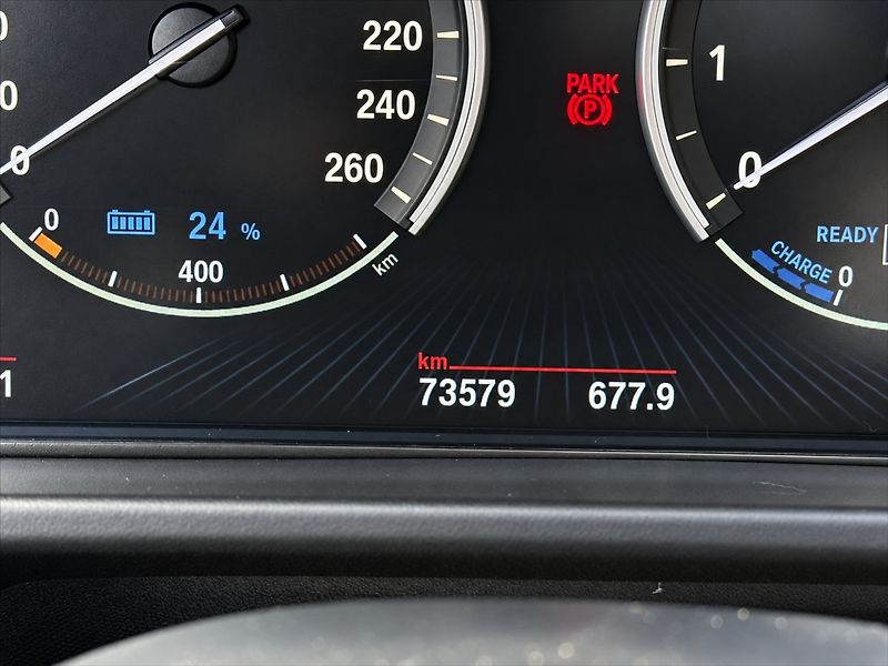 BMW X5 40e Xdrive LED HUD PANO TZ - fotka 30 z 42