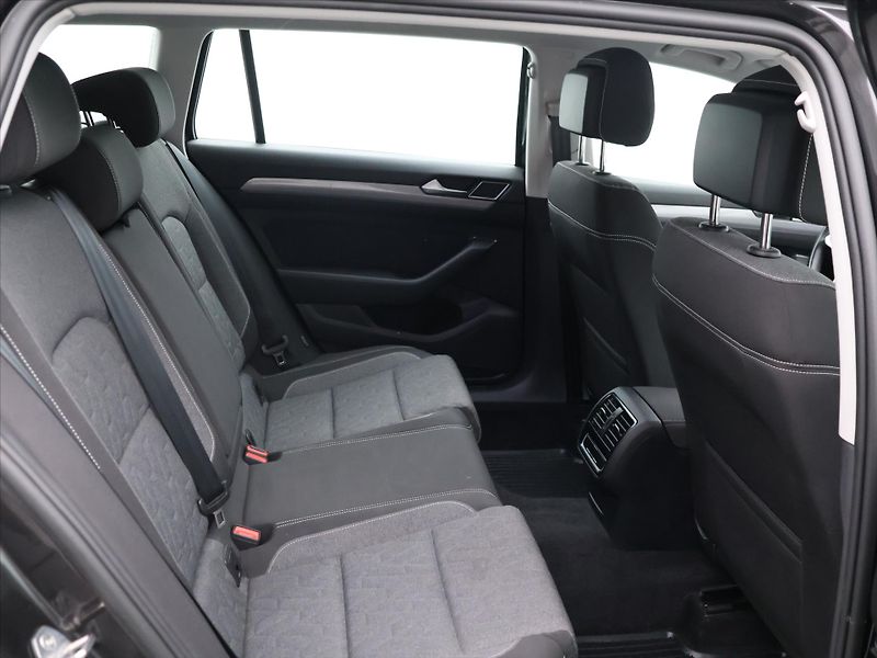 Volkswagen Passat Variant 1,5 TSI EVO 110kW Klima CZ DPH - fotka 12 z 29