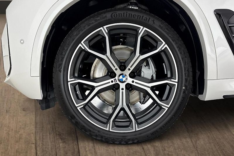 BMW X5 xDrive30d - fotka 28 z 28