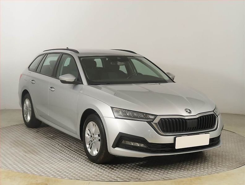 Škoda Octavia (2022) Ambition 2.0 TDI, ČR,1.maj - fotografie inzerátu