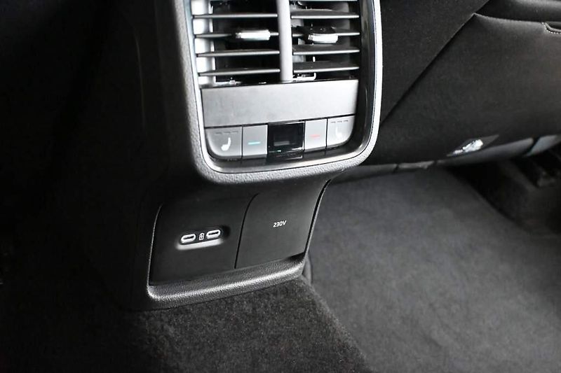 Škoda Octavia (2023) 2.0 LED TOUR Virtual TDI - fotka 22 z 31
