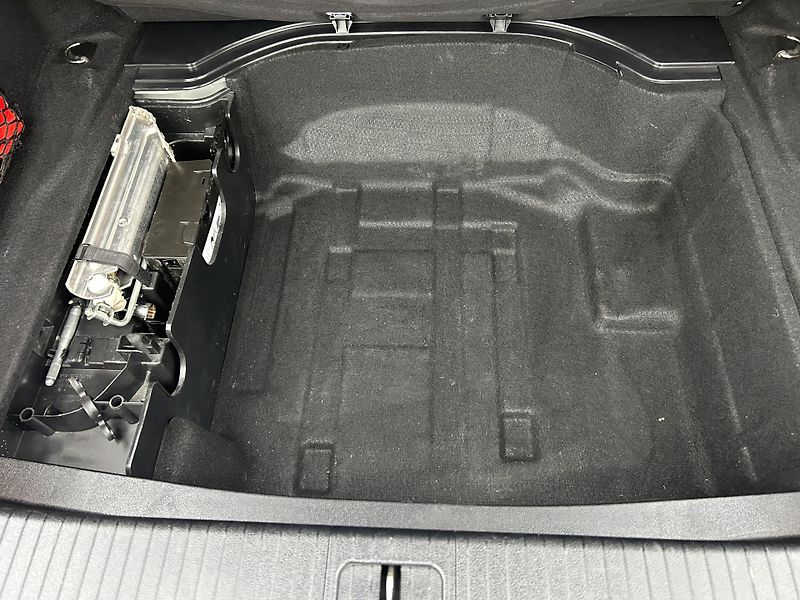 Mercedes-Benz Třídy E E350 CDI BlueEFFICIENCY 4Matic - fotka 36 z 45