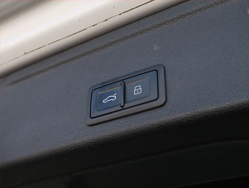 Audi A4 (2016) 2.0 TDI, 4X4, Automat - fotka 21 z 22