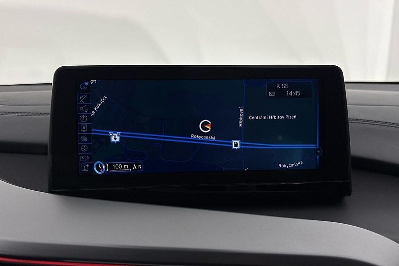 BMW i8 Coupé - fotka 10 z 24