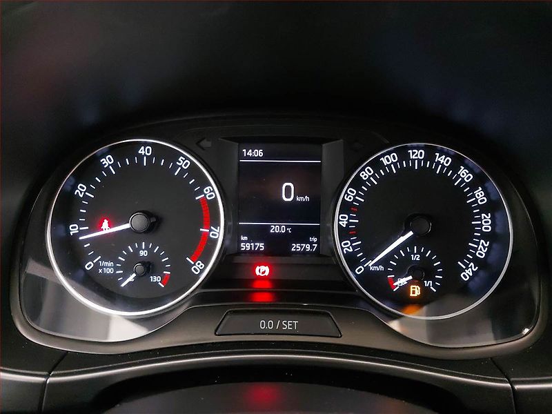 Škoda Fabia (2017) Style 1.2 TSI, 6 míst - fotka 11 z 17