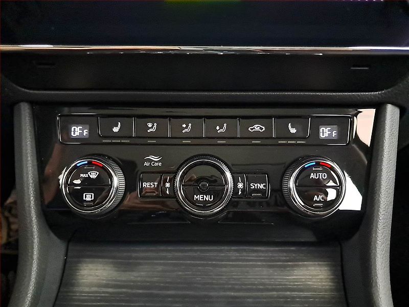 Škoda Superb (2023) Style 2.0 TDI - fotka 19 z 21