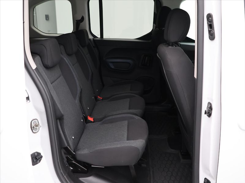 Peugeot Rifter 1,5 HDi 130k Allure tažné DPH - fotka 13 z 26