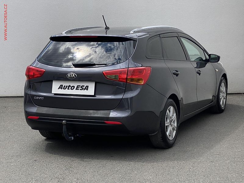 Kia Ceed (2013) 1.4i, ČR, TZ, tempomat - fotka 4 z 13