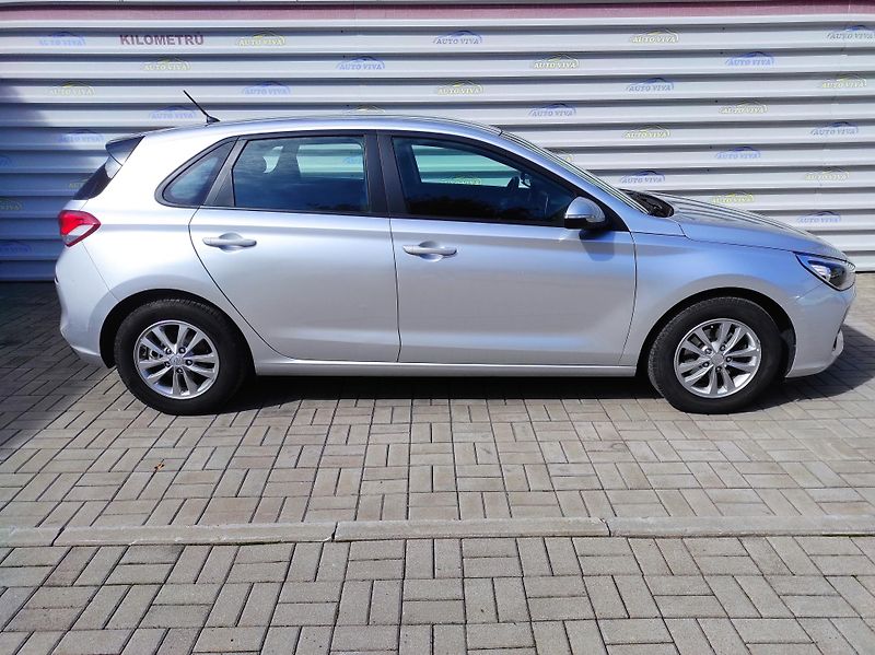 Hyundai i30 1,4DOHC 16V,73kW,Top KM - fotka 2 z 37