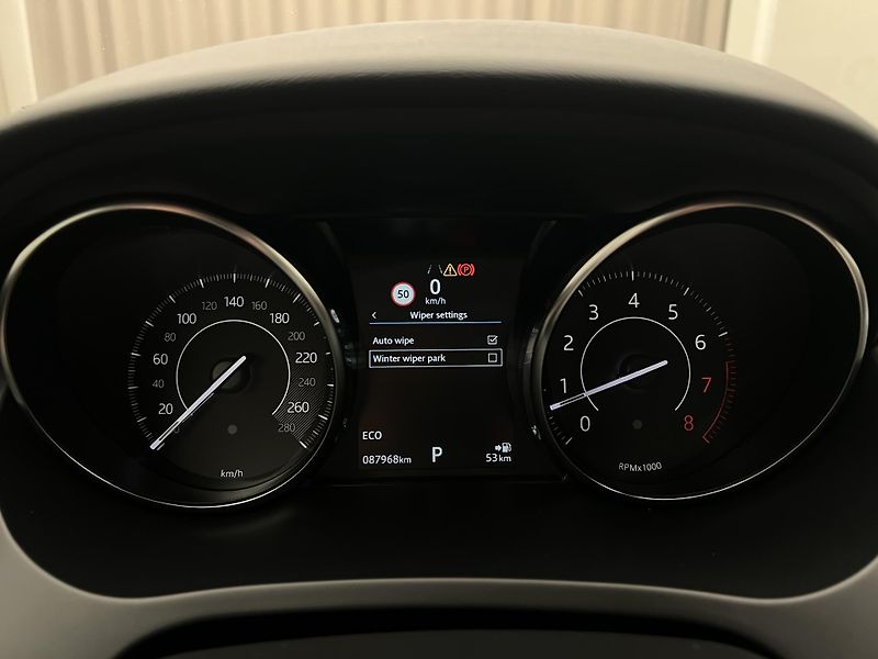 Jaguar E-Pace P250 AWD AUT - fotka 41 z 44
