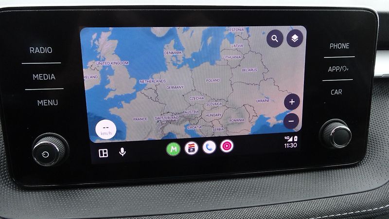 Škoda Fabia 1.0TSi Style + druhá sada kol - fotka 18 z 24