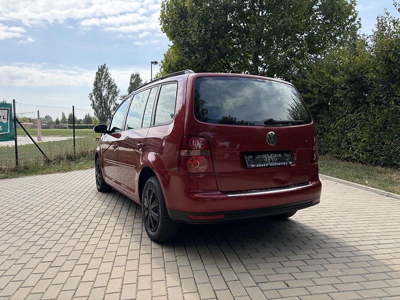 Volkswagen Touran 1.6 75KW 7 míst Trendline  - fotka 8 z 33
