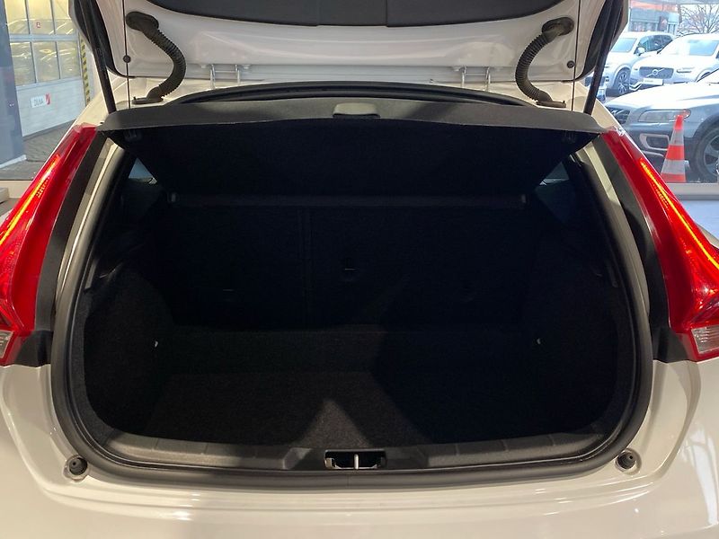 Volvo V40 - fotka 9 z 28