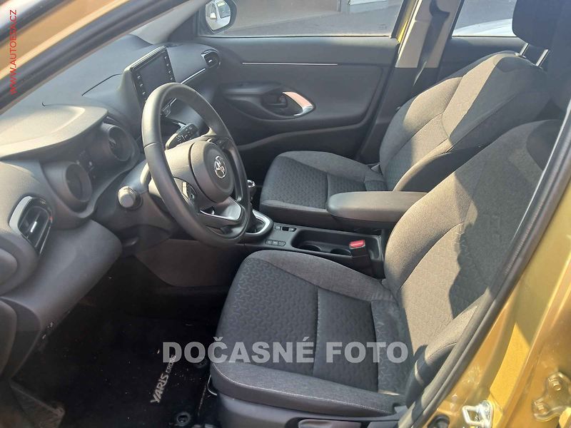 Toyota Yaris Cross (2022) 1.5i, 1.maj,ČR, servis.kniha - fotka 3 z 3
