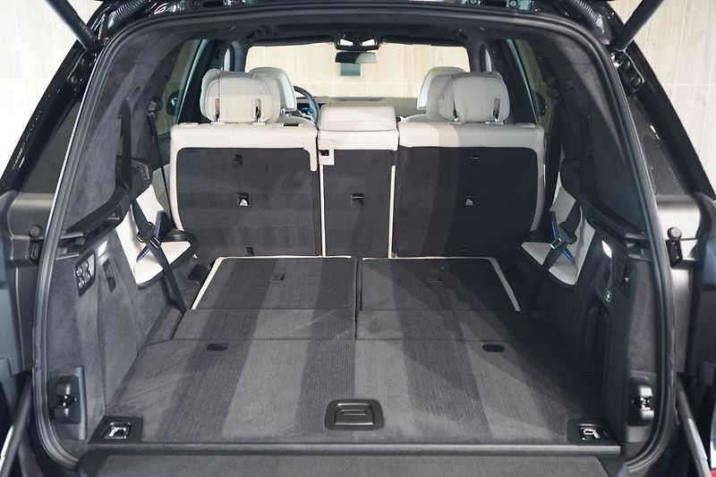 BMW X7 M60i xDrive, Masáž, Skylounge - fotka 15 z 50
