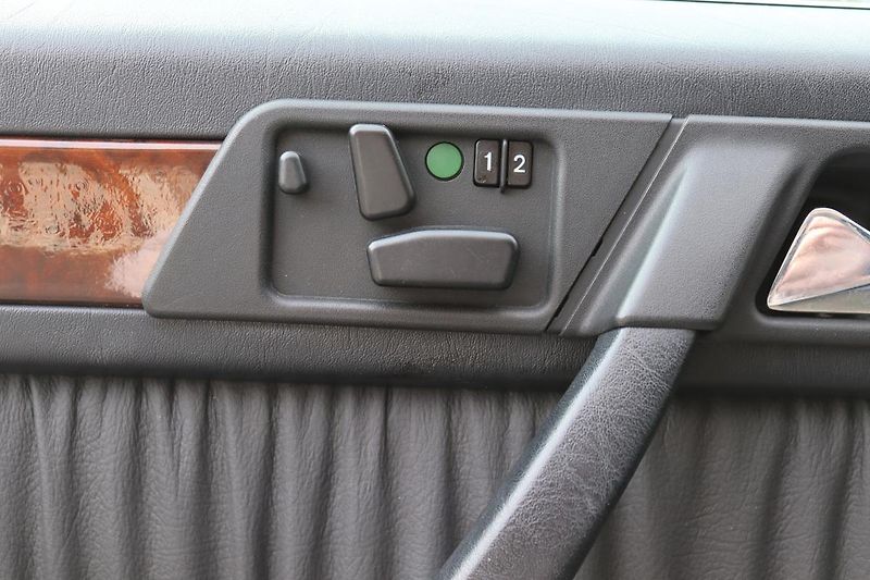 Mercedes-Benz 124 E320 CABRIO 162kW - fotka 20 z 50