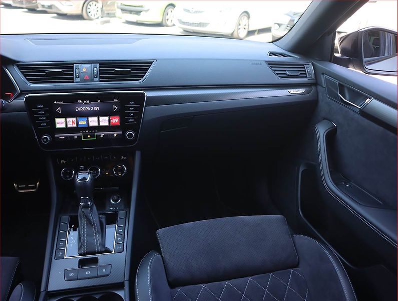 Škoda Superb (2022) Sportline 2.0 TDI - fotka 8 z 21
