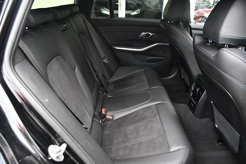 BMW Řada 3 320d xDrive M-SPORT   - fotka 17 z 64