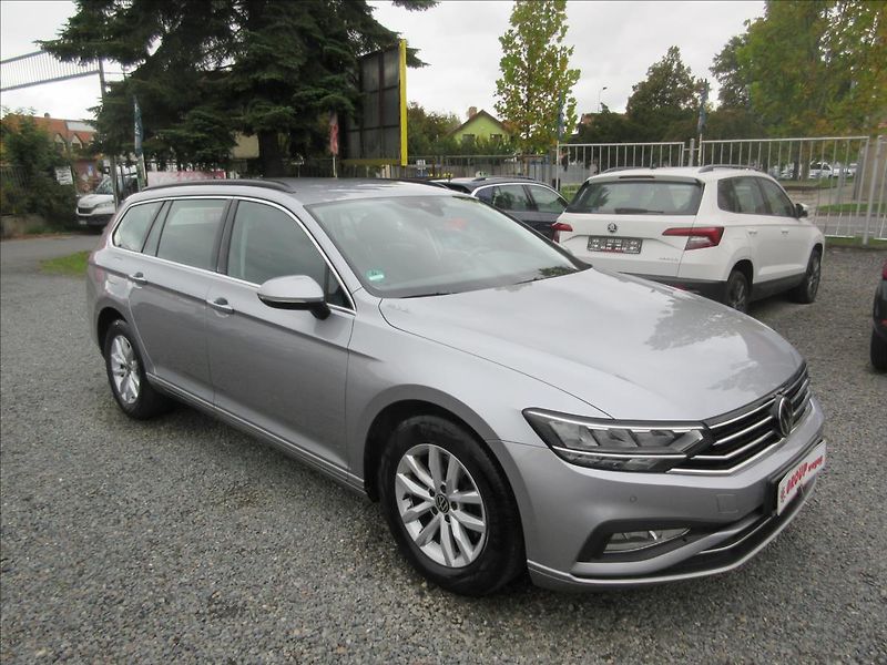 Volkswagen Passat 2,0 TDI DSG Led Business - fotka 2 z 18