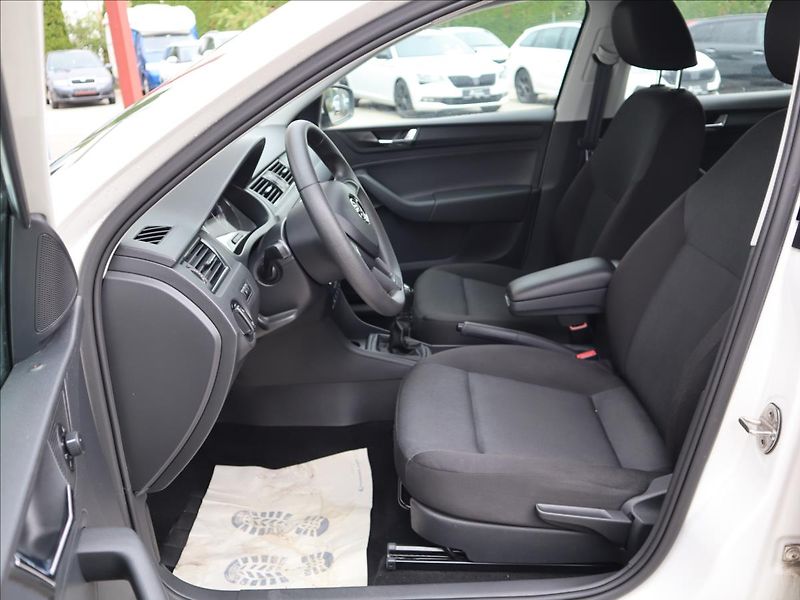Škoda Rapid 1,0 TSi, 70kW, Výhřevy, Klima - fotka 7 z 21