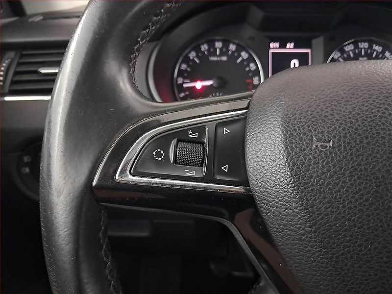 Škoda Octavia (2014) Ambition 1.6 TDI, Serv.kniha - fotka 17 z 19