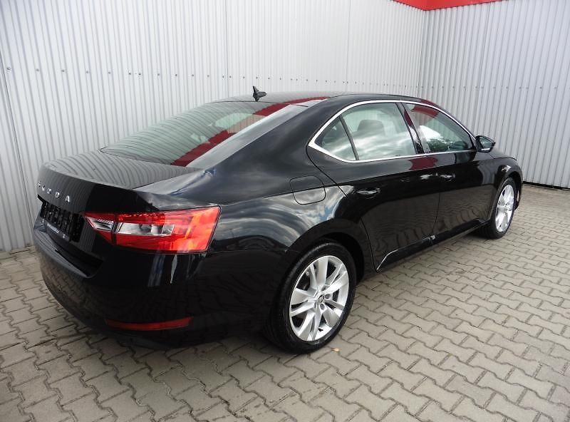 Škoda Superb III 1,5 TSi Style DSG, Navi, 1 - fotka 5 z 18