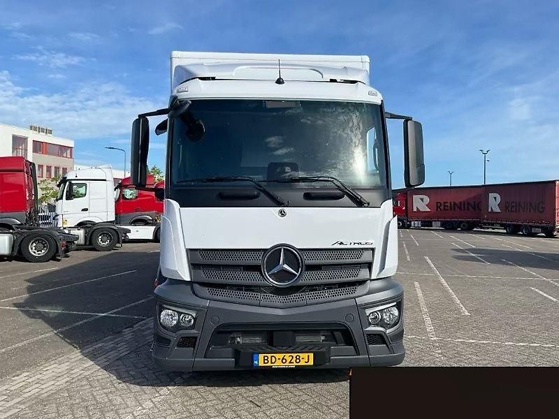 Mercedes-Benz Actros (2026) 1827 skříň + HČ EURO 6 - fotka 2 z 10
