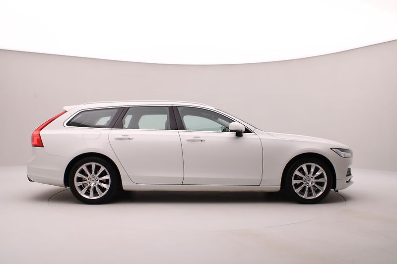 Volvo V90 T5 MOMENTUM AUT - fotka 13 z 39