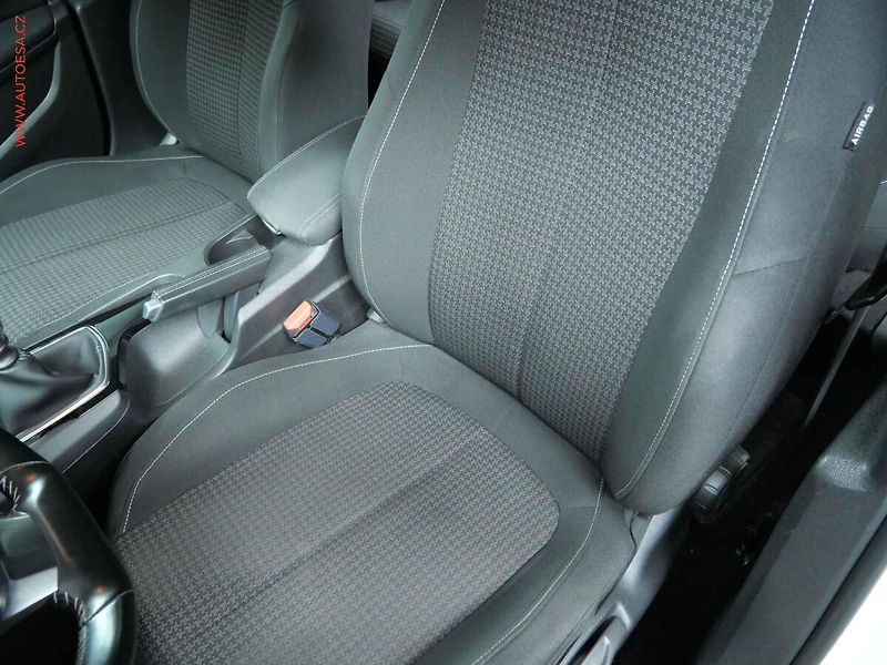 Peugeot 308 (2018) 1.2 PT, ČR, Active - fotka 9 z 21